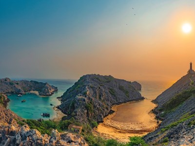 Hải đăng Long Châu: Trăm năm soi sáng biển trời Đông Bắc