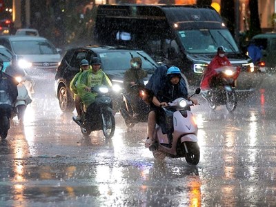 Thời tiết hôm nay 19.6: Bắc Bộ đối mặt mưa lớn, Trung Bộ chưa hạ nhiệt