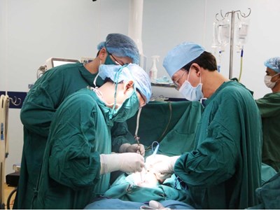 Liên tục tiếp nhận các trường hợp trẻ tai nạn thương tích trong dịp hè