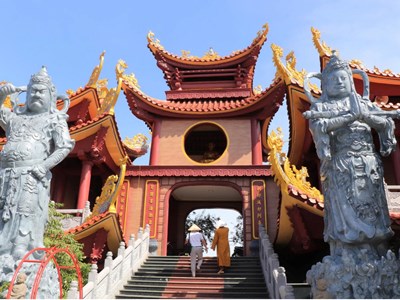 Chùa Bầu – Cổ tự linh thiêng trên thế “đầu rồng“
