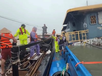 Quảng Ninh: Kịp thời cứu thành công 3 thuyền viên bị chìm do ảnh hưởng cơn bão số 1