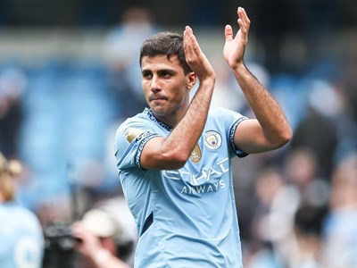 Tin chuyển nhượng 8.8: Man City ra giá Rodri khiến Barca đau đầu