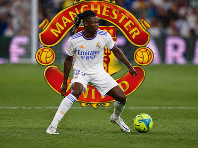 Tin chuyển nhượng 14.8: Man United để mắt Camavinga, Barca gặp khó vụ Rodri