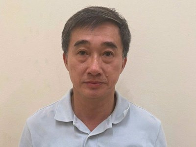 Bắt tạm giam Thứ trưởng Bộ Y tế Trần Văn Thuấn