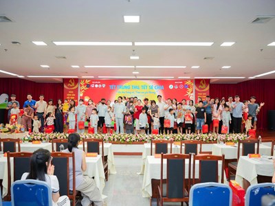 3.500 bánh Trung thu gửi tới trẻ em vùng khó và bệnh nhi