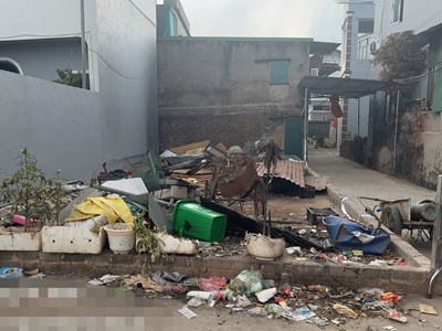 Rò rỉ khí clo ở Hà Nội: Hiểm họa nằm trong đống phế liệu