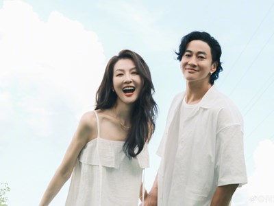 Nhìn cách Hà Nhuận Đông chở che bà xã, mới hiểu vì sao 10 năm không con cái mà tổ ấm vẫn trọn vẹn