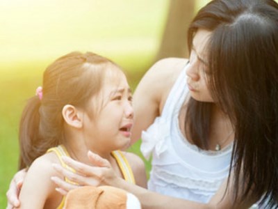 Con gái bị bạn bắt nạt và màn phản công của người mẹ: Cha mẹ dám đứng lên bảo vệ con cái chính là chỗ dựa cả đời của chúng