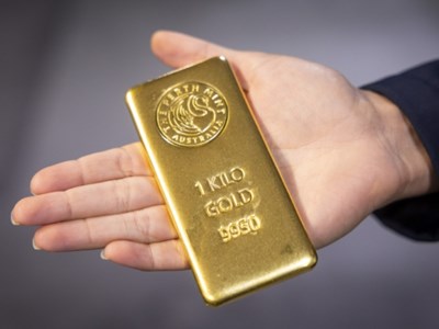 Giá vàng tăng mạnh sau khi Fed hạ lãi suất