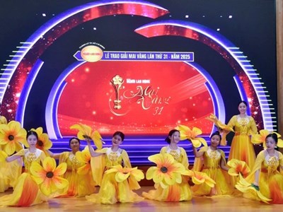 Rực rỡ bản hòa ca thời đại