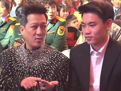 Trường Giang khuyên Đình Bắc: Cầu thủ muốn thành công thì phải tránh xa showbiz?