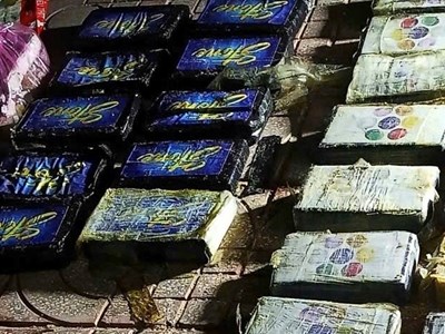 24 kg nghi ma túy trôi dạt vào bờ biển Kê Gà