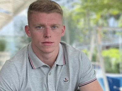 Từ kẻ tù tội trở thành hiệu trưởng, kiếm gần nửa triệu USD mỗi năm