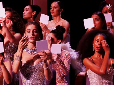 Bị chấm “điểm liệt” phần thi mặt mộc, thí sinh Lào bật khóc ngay trên sóng livestream