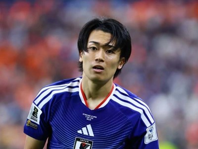 Chàng tiền vệ Nhật Bản gây sốt World Cup: Đẹp như tài tử, hút triệu fan nữ