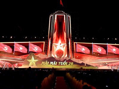 Quảng Ninh: Sâu lắng chương trình nghệ thuật đặc biệt “Mãi mãi tuổi 20”