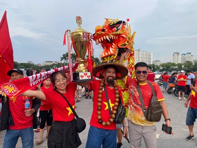 Cổ động viên Việt Nam “sục sôi” trước trận chung kết ASEAN Cup 2026