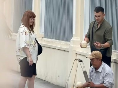 Công an vào cuộc xác minh vụ người đàn ông bán 330.000 đồng/quả dừa cho du khách tại TP.HCM