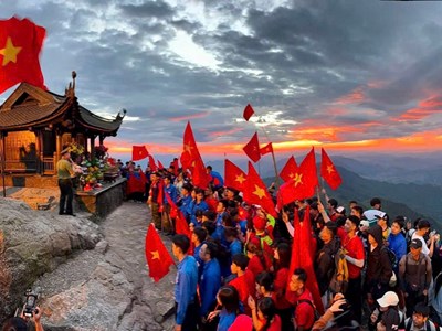 Quảng Ninh đón gần 17,1 triệu lượt khách du lịch trong 8 tháng năm 2026