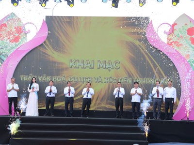 Khai mạc Tuần Văn hóa, Du lịch và Xúc tiến thương mại Lễ hội Côn Sơn - Kiếp Bạc