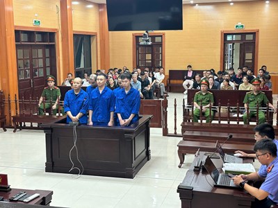 Quảng Ninh: 5 bị cáo lĩnh hơn 48 năm tù về tội tàng trữ, tổ chức sử dụng ma túy
