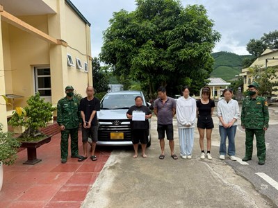 Phát hiện đối tượng truy nã sau khi bắt nhóm người nhập cảnh trái phép