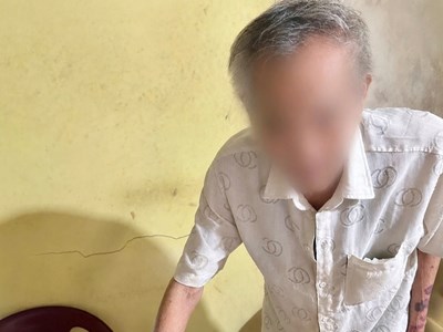 Cụ ông gần 80 tuổi bị khởi tố do dùng trái phép chất ma túy