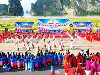Quảng Ninh: Hơn 1.200 phụ nữ tham gia chương trình “Phụ nữ Hạ Long - Vũ điệu bên bờ di sản”
