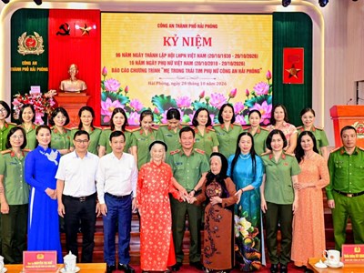 Công an Hải Phòng phụng dưỡng 34 Mẹ Việt Nam anh hùng 