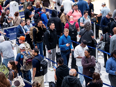 Khoảng 1.500 chuyến bay bị hủy vì chính phủ Mỹ đóng cửa kéo dài