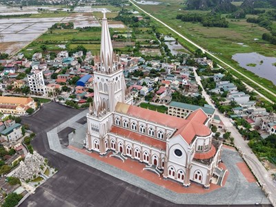 Chiêm ngưỡng nhà thờ lớn nhất Việt Nam