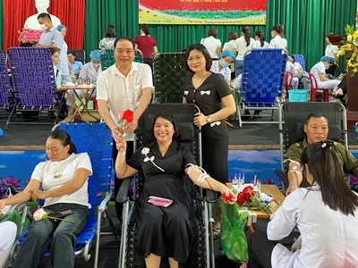 Chương trình “Giọt hồng Gia Trấn” có 331 người tham gia hiến máu
