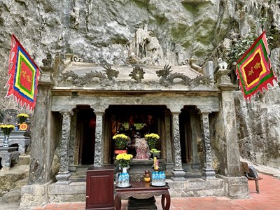 Cận cảnh đền Trần 700 năm tuổi ở Tràng An