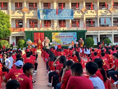 “Đất học” Ninh Bình rộn ràng ngày khai giảng