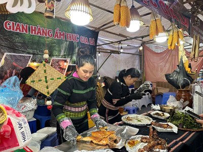 Liên hoan ẩm thực Ninh Bình năm 2025 đón trên 100.000 lượt khách