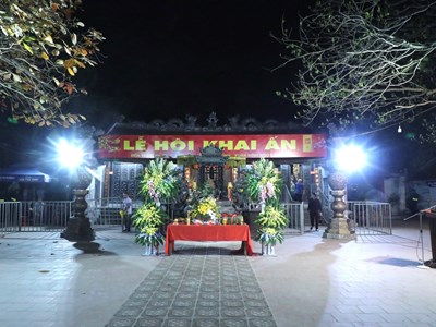 Linh thiêng đền Trần đêm Khai ấn