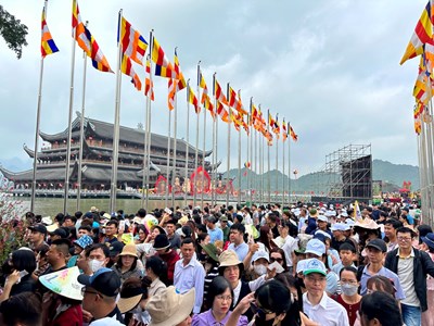 Ninh Bình: 3 tháng đầu năm doanh thu du lịch đạt trên 10.000 tỉ đồng