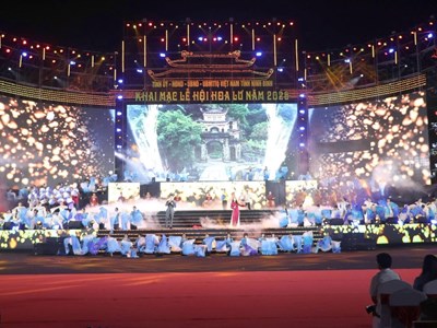 Ninh Bình: Khai mạc Lễ hội Hoa Lư năm 2026