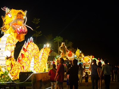 Chiêm ngưỡng những mô hình đèn lồng khổng lồ ở Tam Chúc