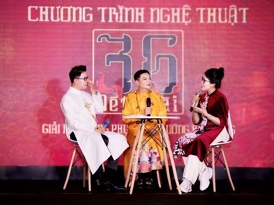 Nữ giảng viên 9X và câu chuyện gìn giữ trang phục truyền thống 