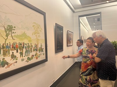 Thưởng lãm những tác phẩm đặc sắc tại triển lãm “Đường lên Điện Biên“