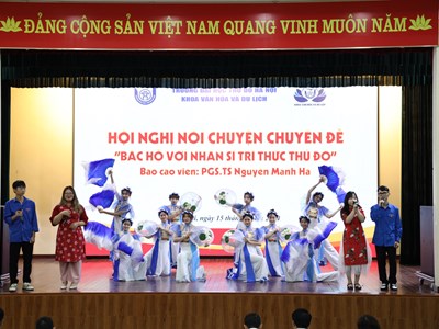 Nói chuyện chuyên đề “Bác Hồ với nhân sĩ tri thức Thủ đô“