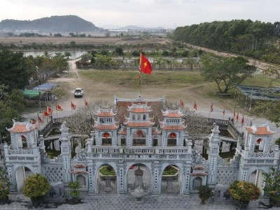 Dừng việc làm mới sắc phong, hủy bỏ các sắc phong mới tại Phủ Vân Cát