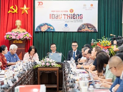 Họa sĩ Chu Nhật Quang trưng bày “Dấu thiêng” tại Hoàng thành Thăng Long