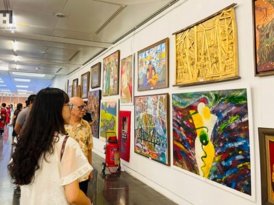 262 tác phẩm mỹ thuật đặc sắc chào mừng Ngày Giải phóng Thủ đô