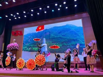 Nâng cao nghiệp vụ tổ chức hoạt động CLB văn nghệ quần chúng