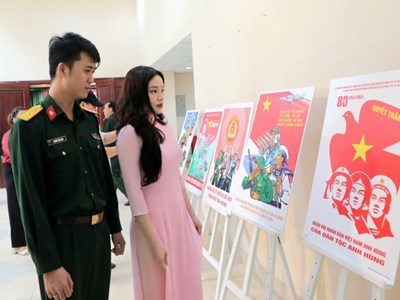  15 giải thưởng sáng tác tranh cổ động kỷ niệm 80 năm Ngày thành lập QĐND Việt Nam