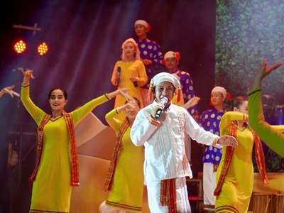 Ngọn lửa nghệ thuật Nhà hát ca múa nhạc Biển Xanh Bình Thuận