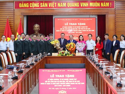 Trao tặng Kỷ niệm chương vì Sự nghiệp Thanh tra đối với Bộ trưởng Nguyễn Văn Hùng, Thứ trưởng Trịnh Thị Thủy