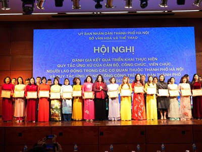 Kiên quyết đấu tranh với những hành vi phản văn hóa, lệch chuẩn văn hóa